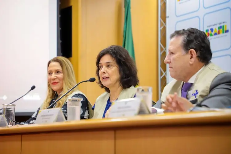 Interrupção de canabidiol no SUS: Ministério da Saúde justifica atraso e explica processo de aquisição do produto