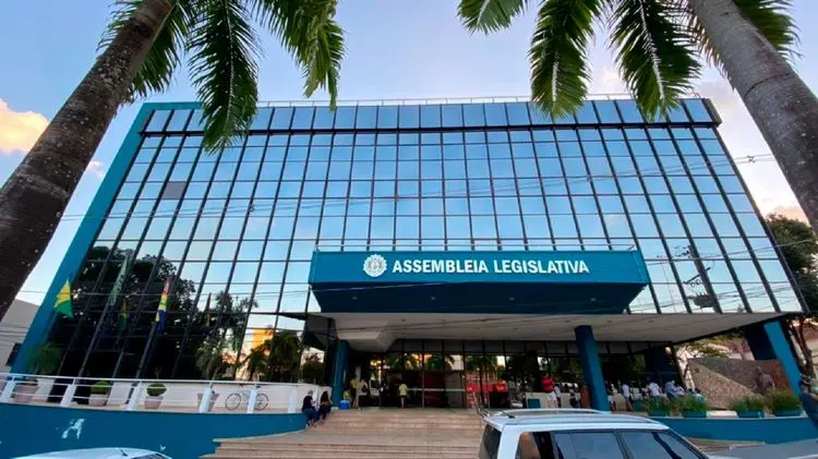 Acre aprova lei que garante fornecimento gratuito de remédios à base de cannabis