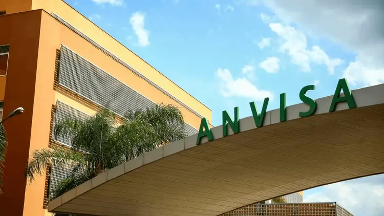 Anvisa decide hoje futuro da RDC 327 em reunião que pode redefinir regras para produtos de cannabis no Brasil