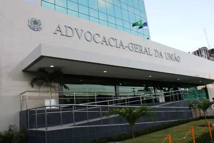AGU encerra atuação e delega regulamentação do cultivo de cannabis aos ministérios responsáveis