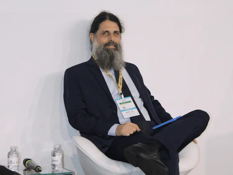 Sandbox da Anvisa reconhece associações de cannabis, avalia advogado Emílio Figueiredo