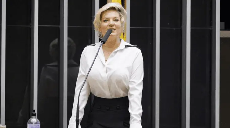 Joice Hasselmann revela usar cannabis medicinal para insônia crônica
