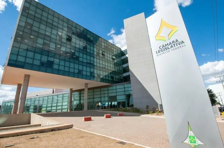 Lei de fomento à pesquisa sobre cannabis para fins medicinais não sai do papel no DF