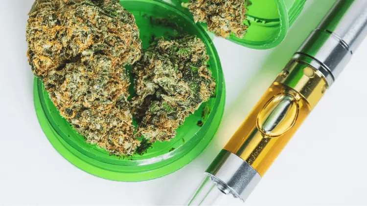 Prohibición del HHC en España: conoce los cannabinoides prohibidos y los impactos en el mercado