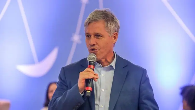 Paulo Teixeira afirma que a Meta admitiu erro e reativou contas com conteúdo sobre cannabis