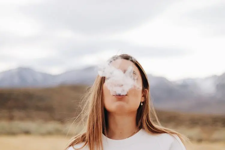 O uso adulto de cannabis pode acelerar o envelhecimento?