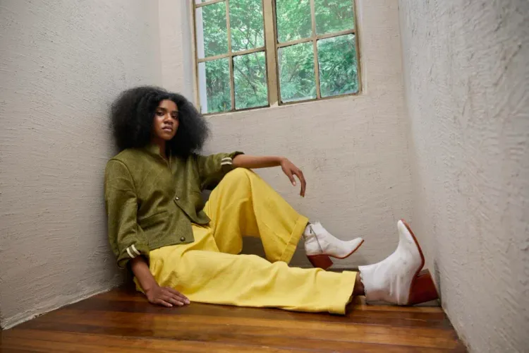Marca colombiana de cânhamo desfila na Semana de Moda de Paris