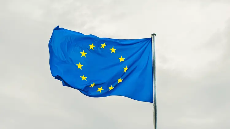 UE lança guia para orientar países sobre o uso adulto da cannabis