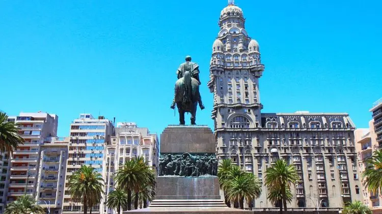 Uruguai inclui CBD no sistema de saúde