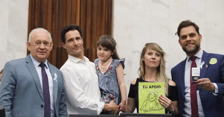 Vitória no Paraná: Deputados autorizam projeto que assegura acesso à cannabis medicinal