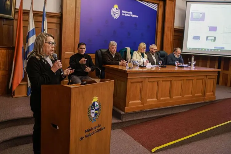 Brasil e Uruguai debatem regulamentação da cannabis medicinal em jornada de intercâmbio institucional