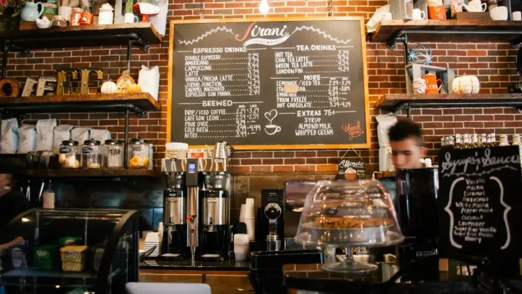Cafés de cannabis podem unir música, comida e consumo