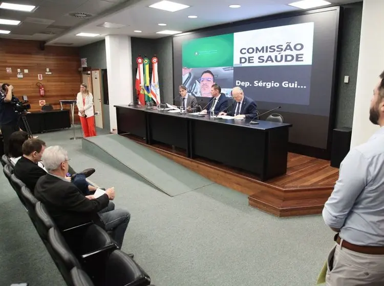 Comissão de Saúde da Alesc aprova distribuição medicamentos à base de cannabis pelo SUS do Estado
