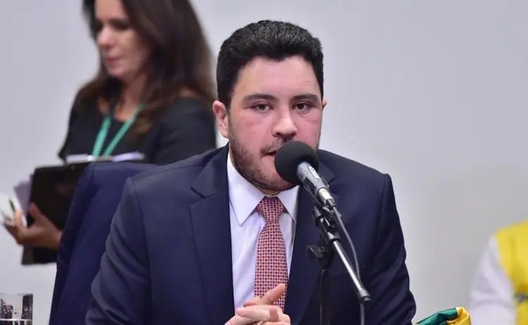 Após idas e vindas, projeto sobre canabidiol para autismo volta à pauta no Congresso