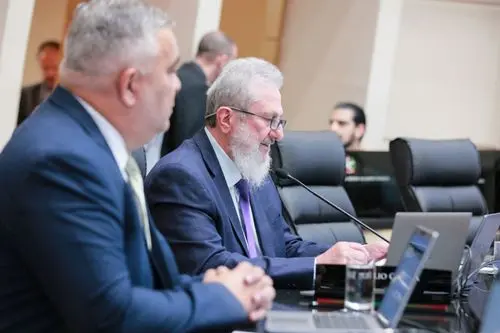 Decreto dificulta acceso al cannabidiol por el SUS en Santa Catarina, alerta diputado