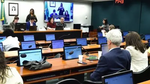 Câmara dos Deputados debate projeto de lei sobre associações de cannabis medicinal