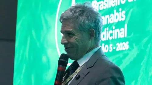 Imagem da noticia: Deputado Paulo Teixeira defende regulamentação das associações e compras públicas de cannabis pelo SUS