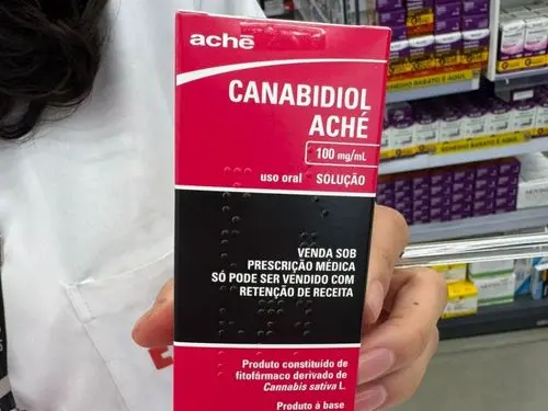 Imagem da noticia: Aché lanza solución oral de cannabidiol con 100 mg/mL en el mercado