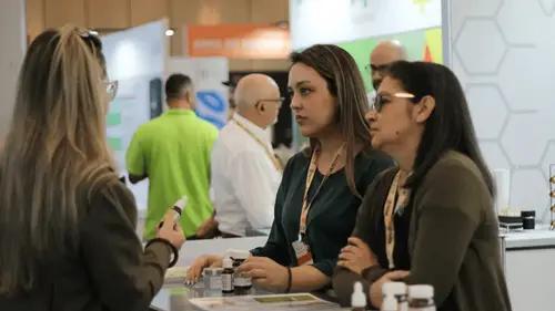 Encuentro profesional sobre cannabis reúne a farmacéuticos y dentistas para impulsar la ciencia y el networking
