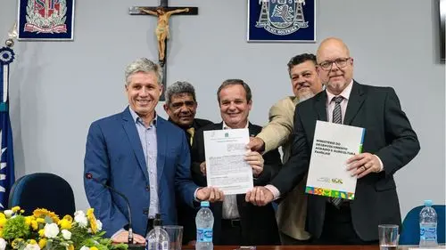 Ministerio de Desarrollo Agrario y Unesp firman colaboración para investigar cannabis medicinal en São Paulo
