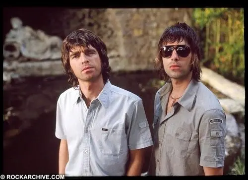 Imagem da noticia: Oasis retorna aos palcos; conheça a história dos irmãos Gallagher com a cannabis