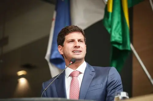 Imagem da noticia: El alcalde de Recife sanciona la Política de distribución de medicamentos a base de cannabis