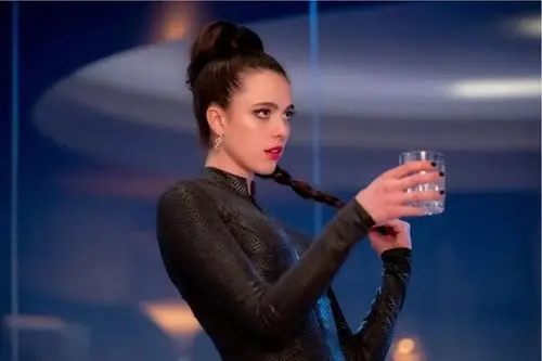 Imagem da noticia: Margaret Qualley revela haber usado cannabis para escena sensual con Demi Moore en la nueva película de terror 'La Sustancia'