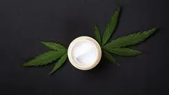 Cannabis en el cuidado de la piel: ¿qué hay detrás de la 'revolución de la piel'?